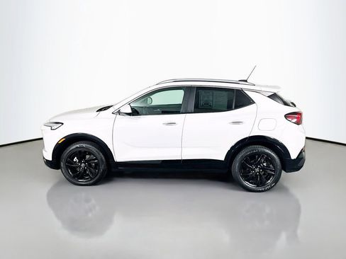 Used 2024 Buick Encore GX Sport Touring image 4