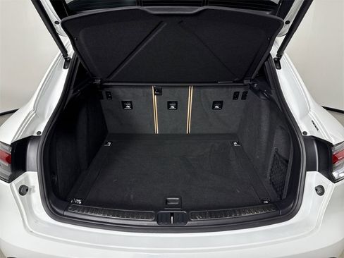 Certified 2025 Porsche Macan image 20