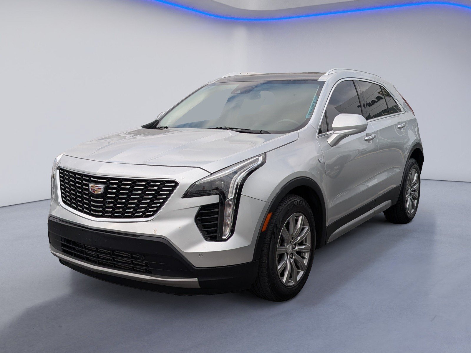 Used 2020 Cadillac XT4 Premium Luxury w/ Driver Awareness Package AWD/4WD image 2