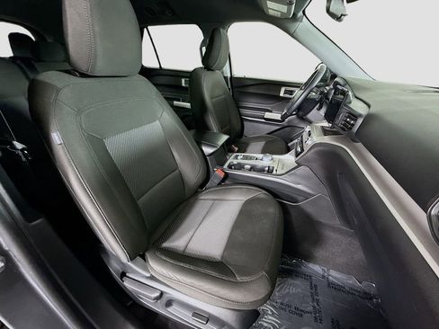 Used 2023 Ford Explorer XLT image 26