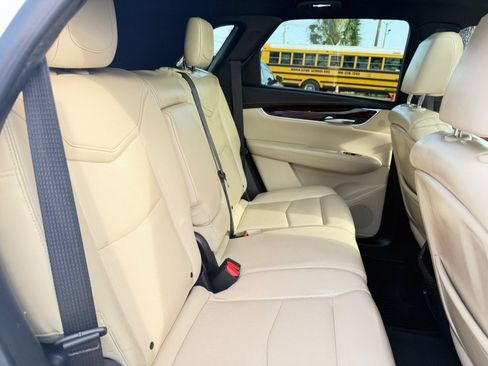 Used 2018 Cadillac XT5 Luxury w/ Driver Awareness Package AWD/4WD image 22