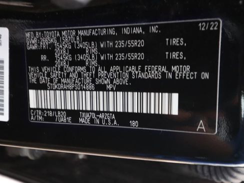 Used 2023 Toyota Highlander Limited image 28