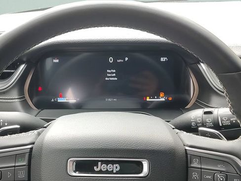 Used 2024 Jeep Grand Cherokee L Limited w/ Luxury Tech Group II AWD/4WD image 12