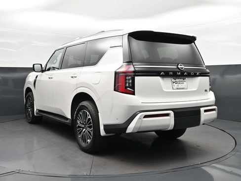 Used 2025 Nissan Armada SL w/ Captain's Chari Seat Package AWD/4WD image 5