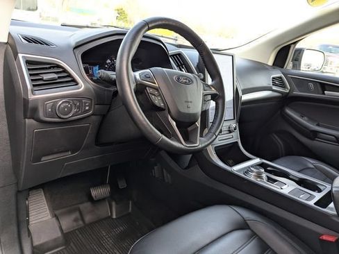 Used 2022 Ford Edge SEL w/ Convenience Package AWD/4WD image 2