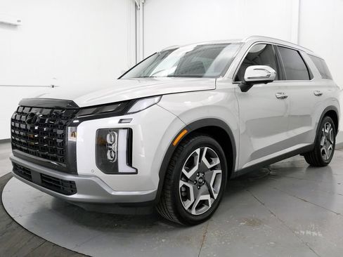 Used 2024 Hyundai Palisade Limited AWD/4WD image 3