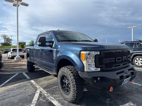 Used 2017 Ford F350 XLT AWD/4WD image 3