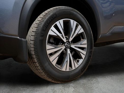 Used 2023 Nissan Rogue SV image 12