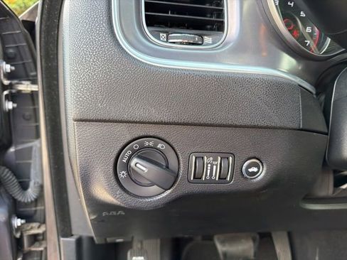 Used 2019 Dodge Charger SXT w/ Leather Interior Group RWD image 20