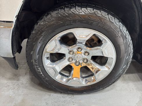 Used 2020 RAM 1500 Big Horn AWD/4WD image 9