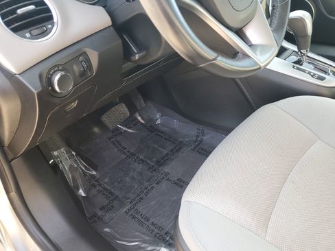 Used 2012 Chevrolet Cruze LT image 23