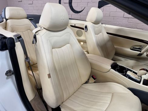 Used 2011 Maserati GranTurismo Convertible RWD image 36