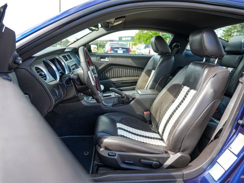 Used 2011 Ford Mustang Shelby GT500 RWD image 15