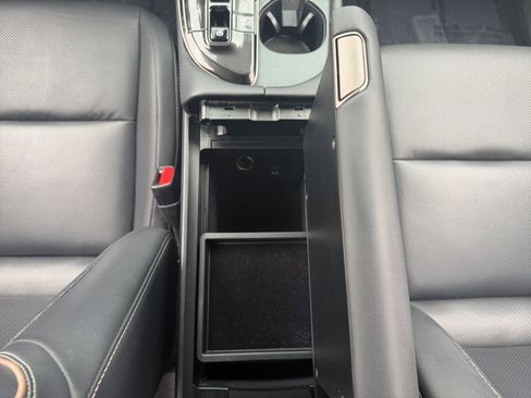 Certified 2025 Toyota Crown Signia image 23