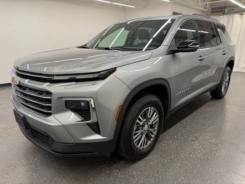 Used 2026 Chevrolet Traverse LT AWD/4WD image 5