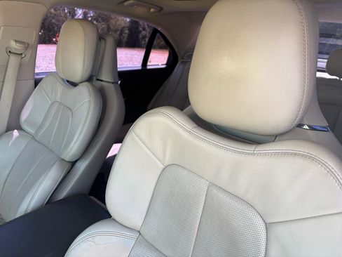 Used 2018 Lincoln Continental Reserve w/ Continental Climate Package AWD/4WD image 16