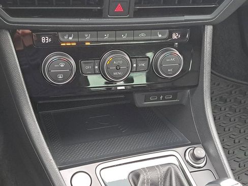 Used 2021 Volkswagen Jetta SEL FWD image 34