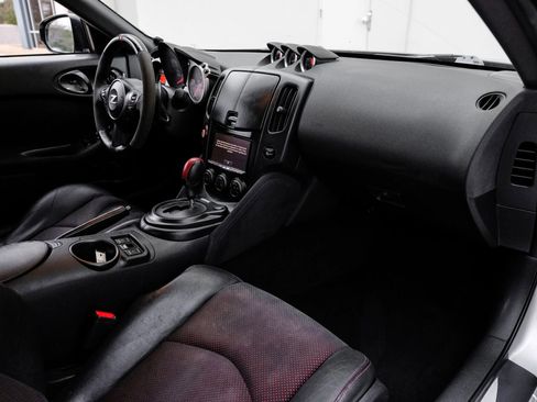 Used 2020 Nissan 370Z Coupe image 14