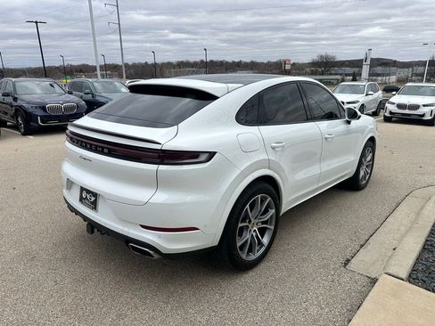 Used 2025 Porsche Cayenne Coupe AWD/4WD image 3