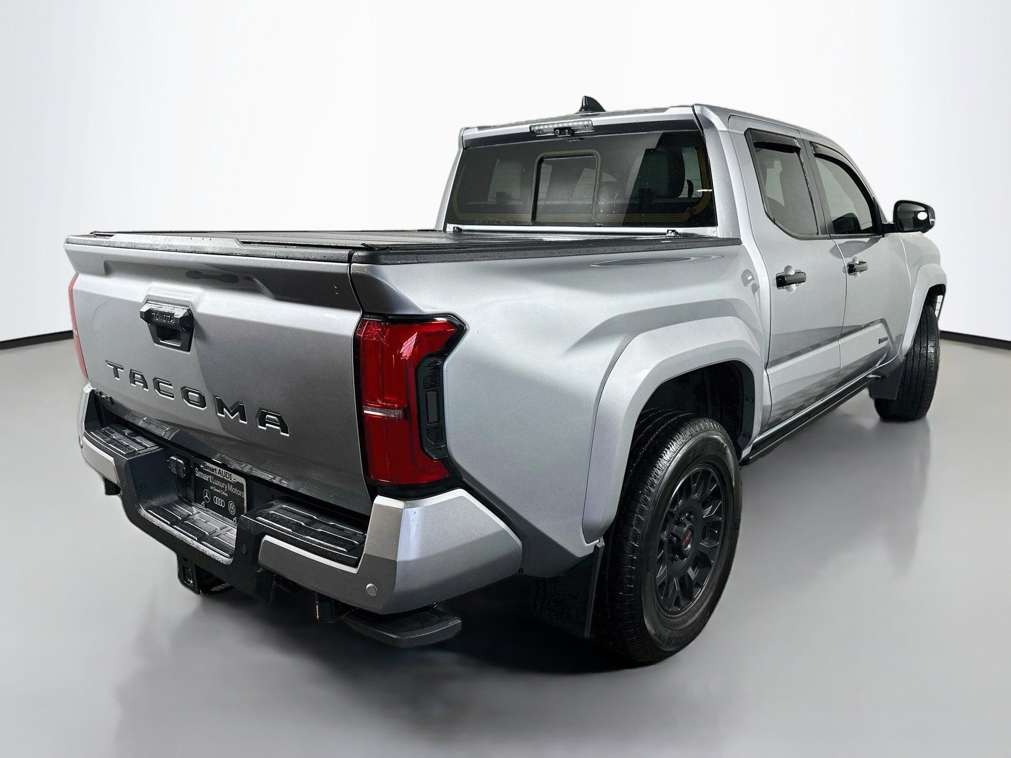 Used 2024 Toyota Tacoma Limited w/ Limited Package (LT) AWD/4WD image 7