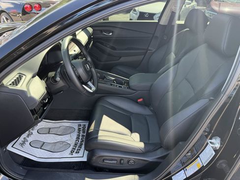 Used 2025 Honda Accord Touring image 11