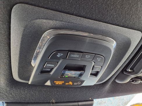 Used 2023 Toyota Corolla Cross XSE w/ Convenience Package image 26