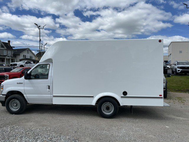 New 2027 Ford E-350 and Econoline 350 Super Duty w/ Power Equipment Group RWD image 8