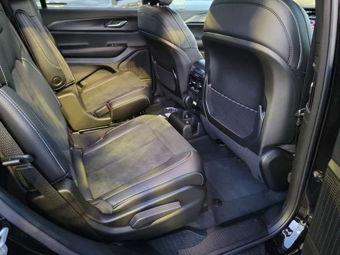 New 2025 Jeep Grand Cherokee L Altitude image 13