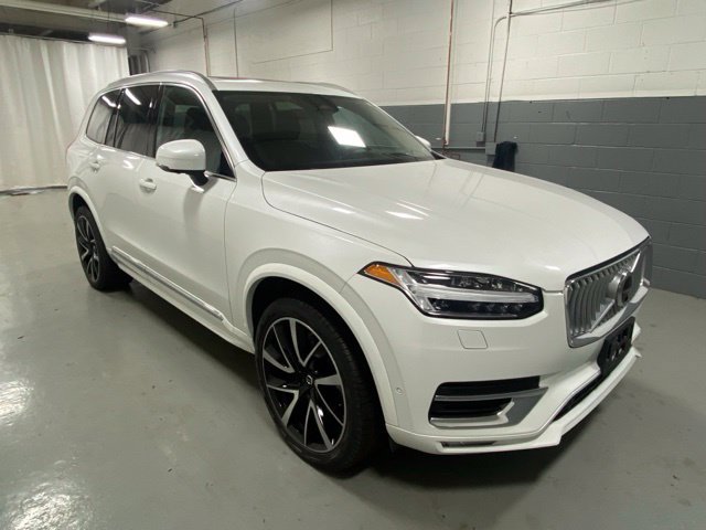 Used 2023 Volvo XC90 B5 Plus w/ Protection Package Premier AWD/4WD image 4