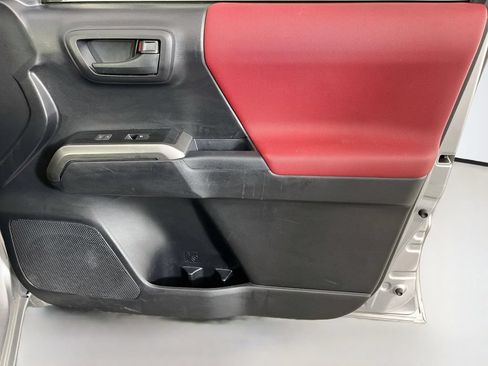 Used 2021 Toyota Tacoma SR5 RWD image 33