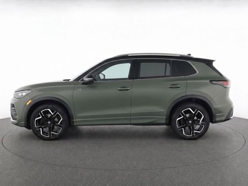 Used 2026 Volkswagen Tiguan SEL R-Line AWD/4WD image 2