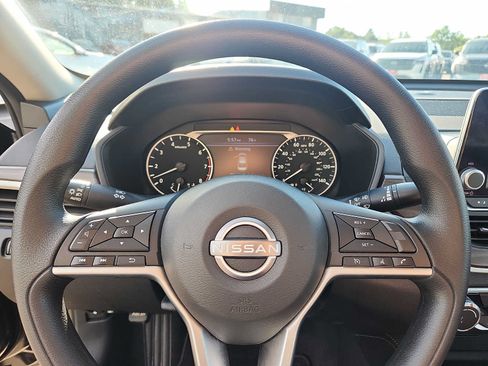 Certified 2023 Nissan Altima 2.5 SV FWD image 18