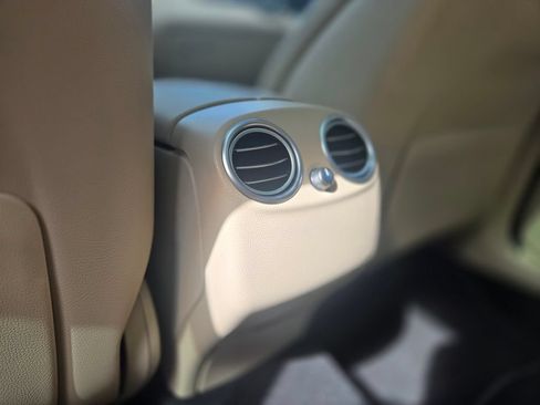 Used 2019 Mercedes-Benz GLC 300 4MATIC image 28