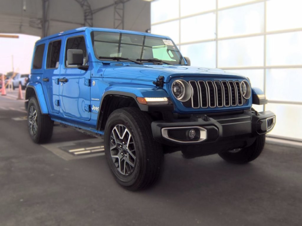 Used 2024 Jeep Wrangler Unlimited Sahara w/ Technology Group AWD/4WD image 3