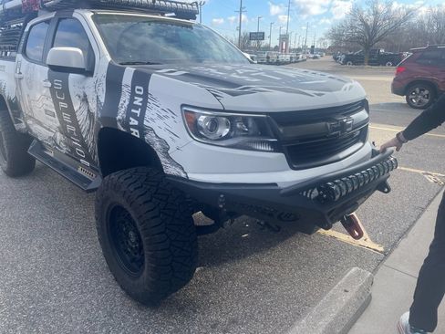 Used 2018 Chevrolet Colorado Z71 AWD/4WD image 4