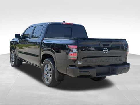 Used 2025 Nissan Frontier SV RWD image 3