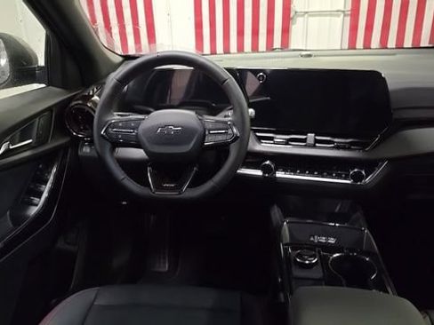New 2026 Chevrolet Equinox RS AWD/4WD image 17