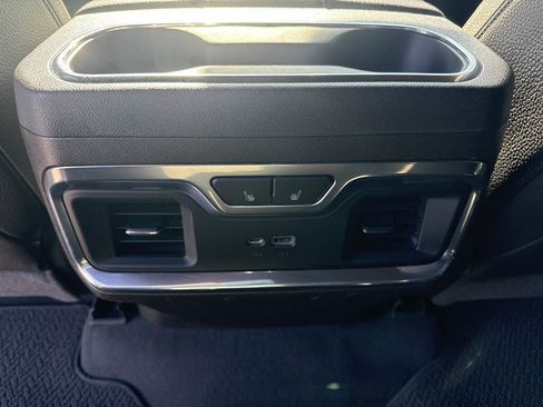 Used 2022 GMC Sierra 1500 Denali AWD/4WD image 19