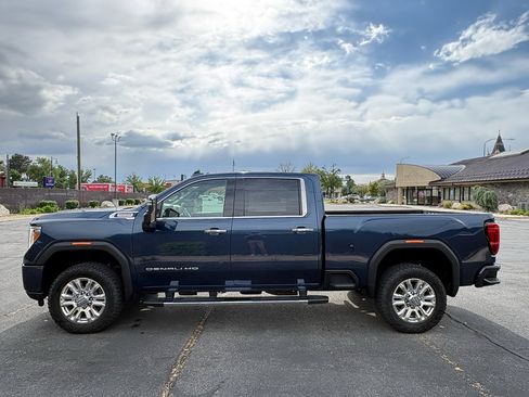 Used 2021 GMC Sierra 3500 Denali w/ Denali Ultimate Package AWD/4WD image 11
