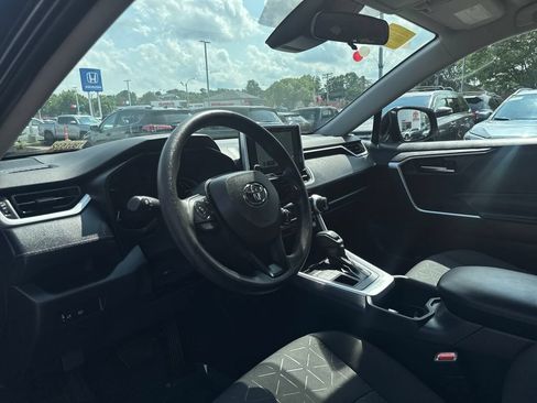Used 2025 Toyota RAV4 XLE AWD/4WD image 14