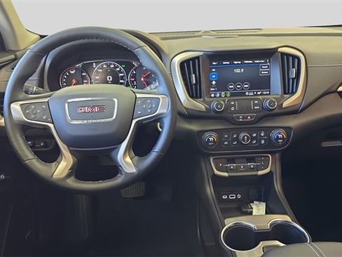 Used 2023 GMC Terrain Denali image 3