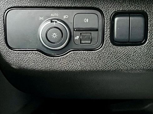 Used 2025 Mercedes-Benz Sprinter 2500 image 24