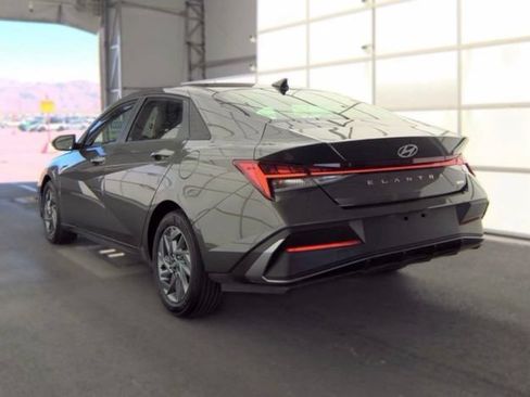Used 2025 Hyundai Elantra Hybrid FWD image 8