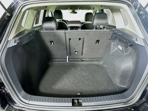 Used 2025 Volkswagen Taos SE image 29