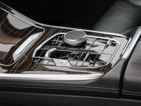 Used 2023 BMW X7 xDrive40i image 19