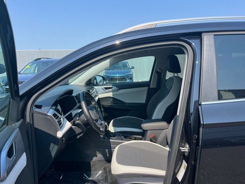 Used 2026 Volkswagen Taos SE FWD image 28