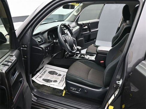 Used 2018 Toyota 4Runner TRD Off-Road image 21