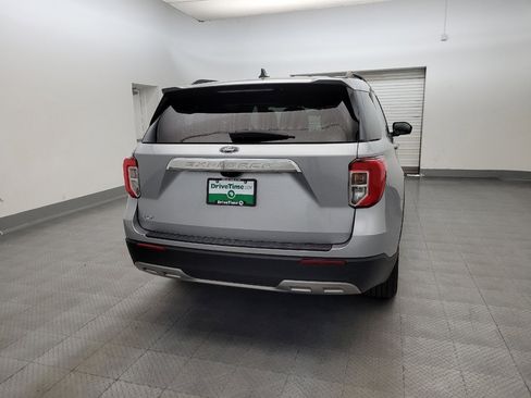 Used 2023 Ford Explorer XLT w/ Equipment Group 202A RWD image 7