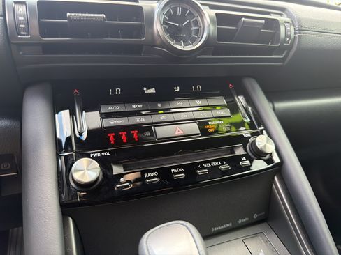 Used 2025 Lexus IS 350 F Sport RWD image 8