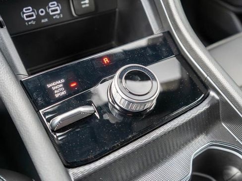 New 2025 Jeep Grand Cherokee Limited w/ Black Appearance Package image 27